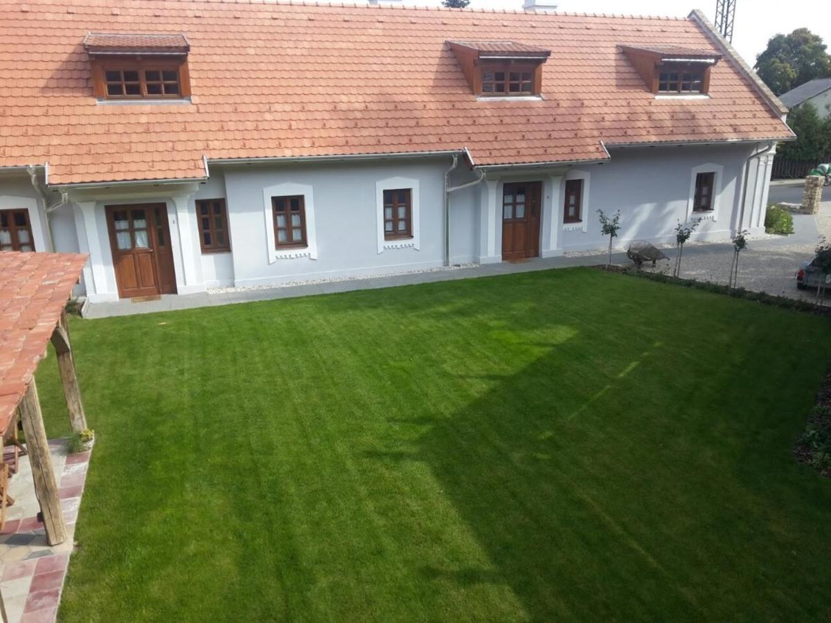 Aracsi Vendeghaz Hotel Balatonfüred Exterior foto