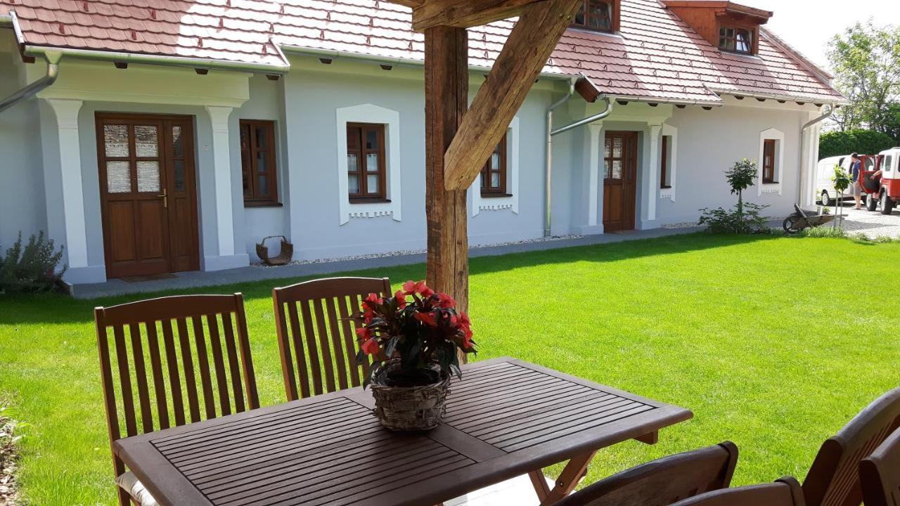 Aracsi Vendeghaz Hotel Balatonfüred Exterior foto